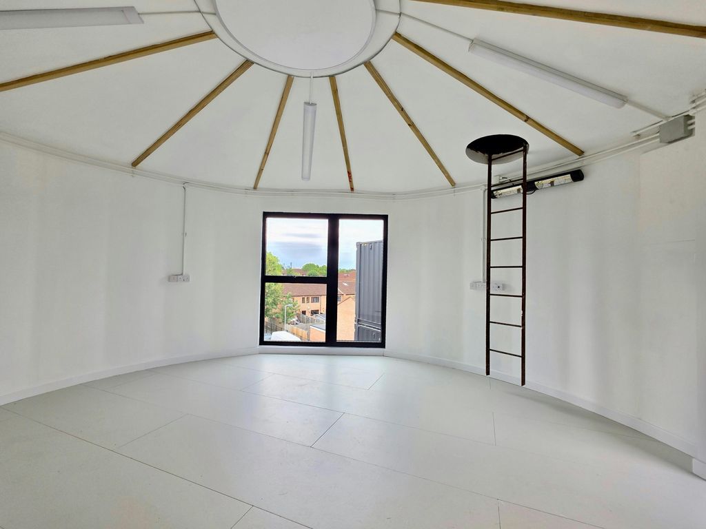 Property photo 1 of 9 5.Jpg