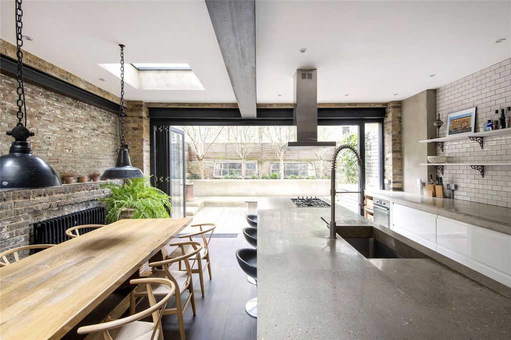 Property photo 1 of 25 Picture No. 01