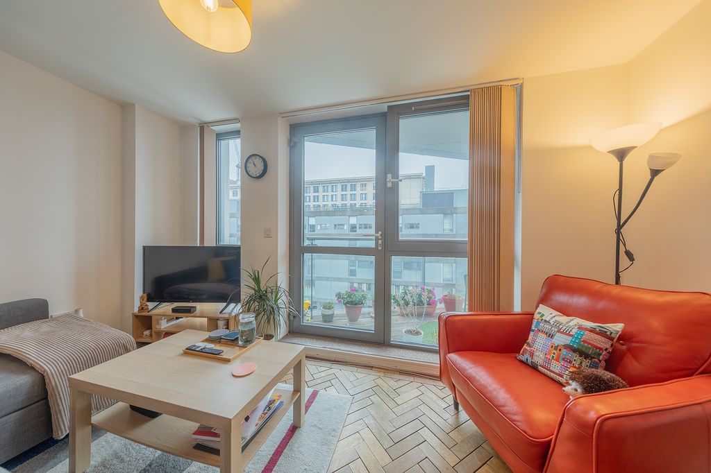 Property photo 2 of 20