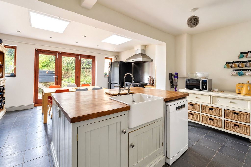 Property photo 3 of 34 Picture No. 35