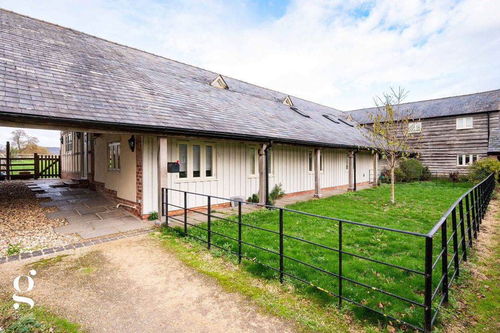 Property photo 2 of 25