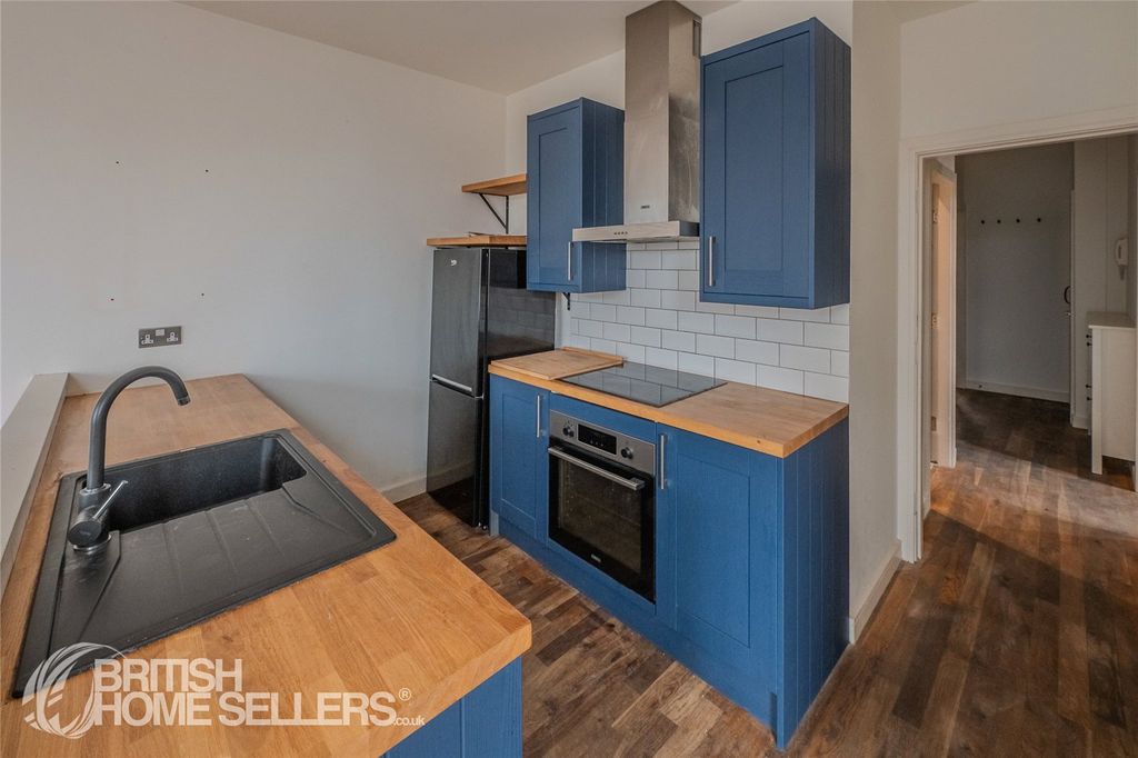 Property photo 3 of 15 Picture No. 06