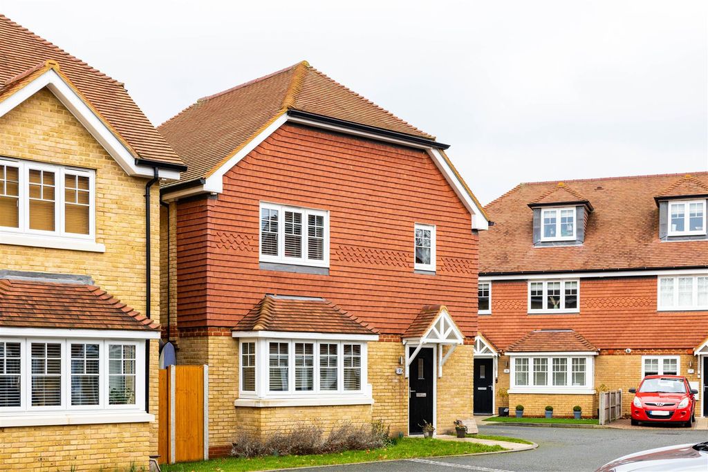 Property photo 1 of 25