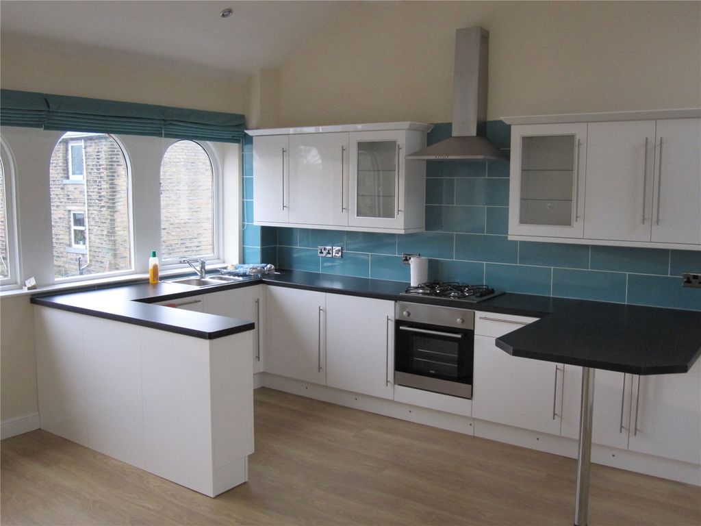 Property photo 2 of 14 Kitchen