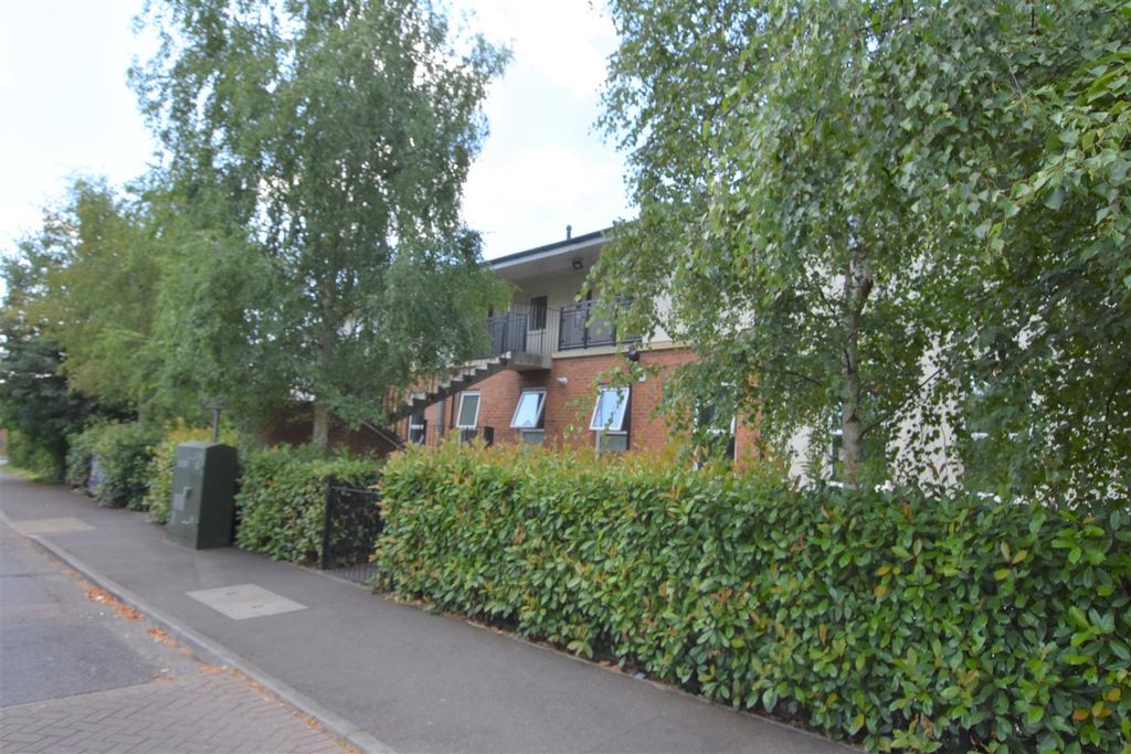 Property photo 2 of 9
