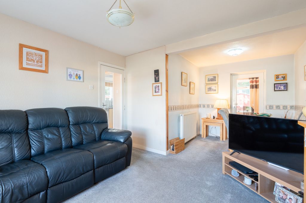 Property photo 2 of 27