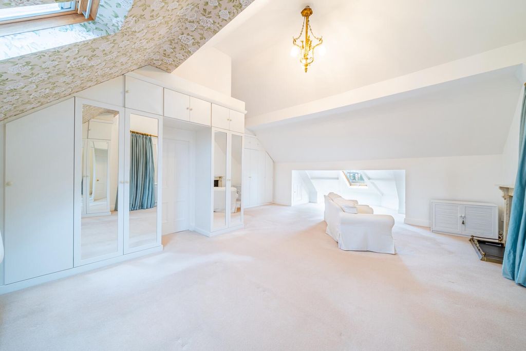 Additional image 16 of 3 bed flat for saleLincoln Circus, The Park NG7