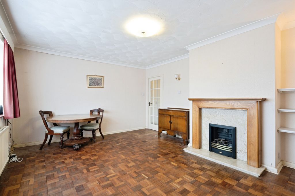 Property photo 3 of 25