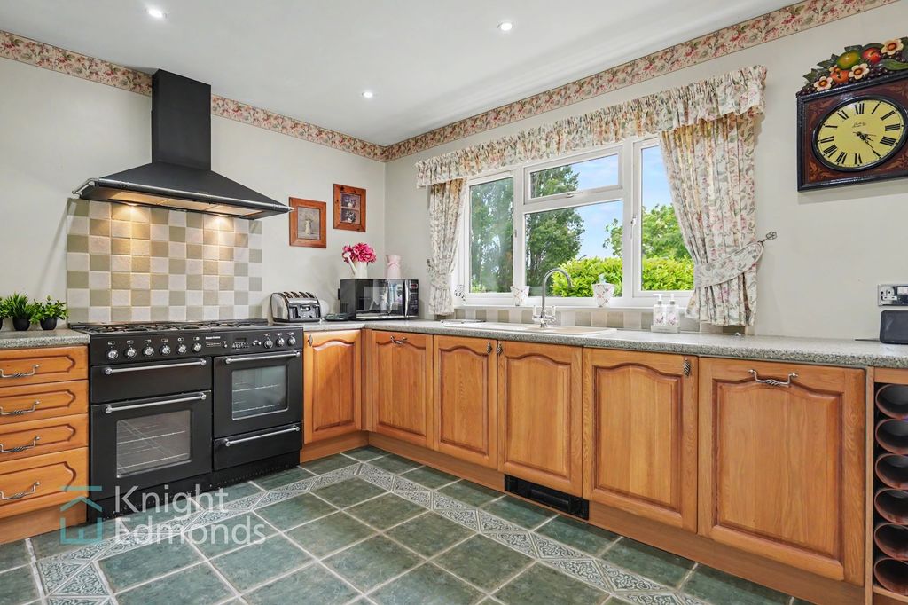Property photo 2 of 34 Kitchen