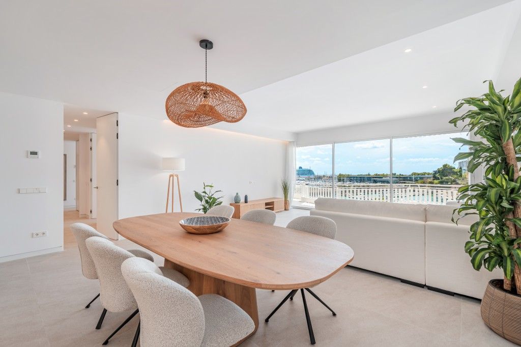 Property photo 3 of 19 Dining