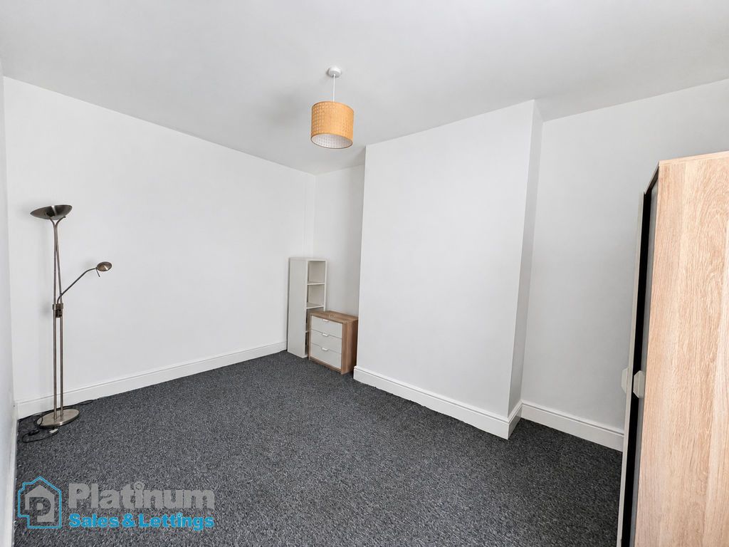 Property photo 3 of 8 Photo 8