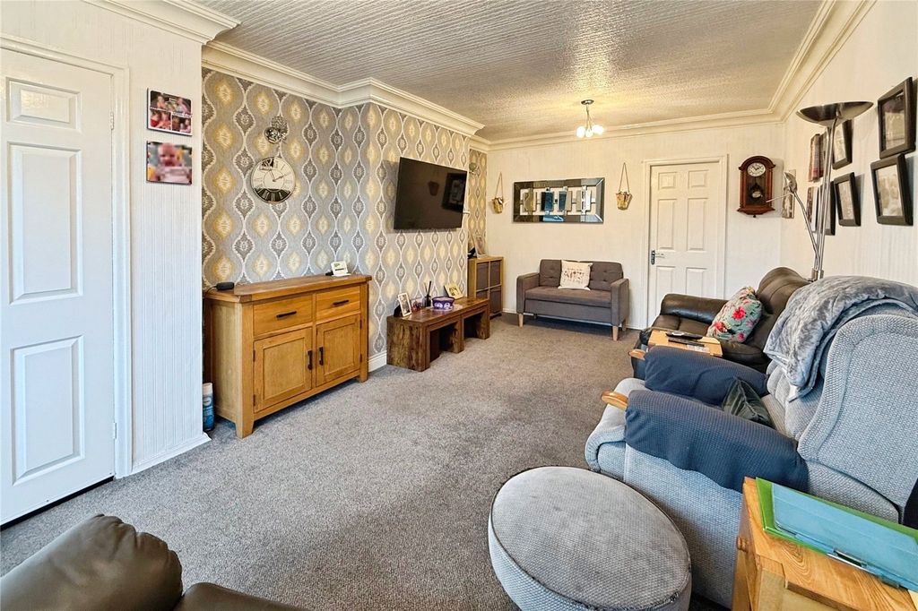 Property photo 3 of 18 Picture No. 11