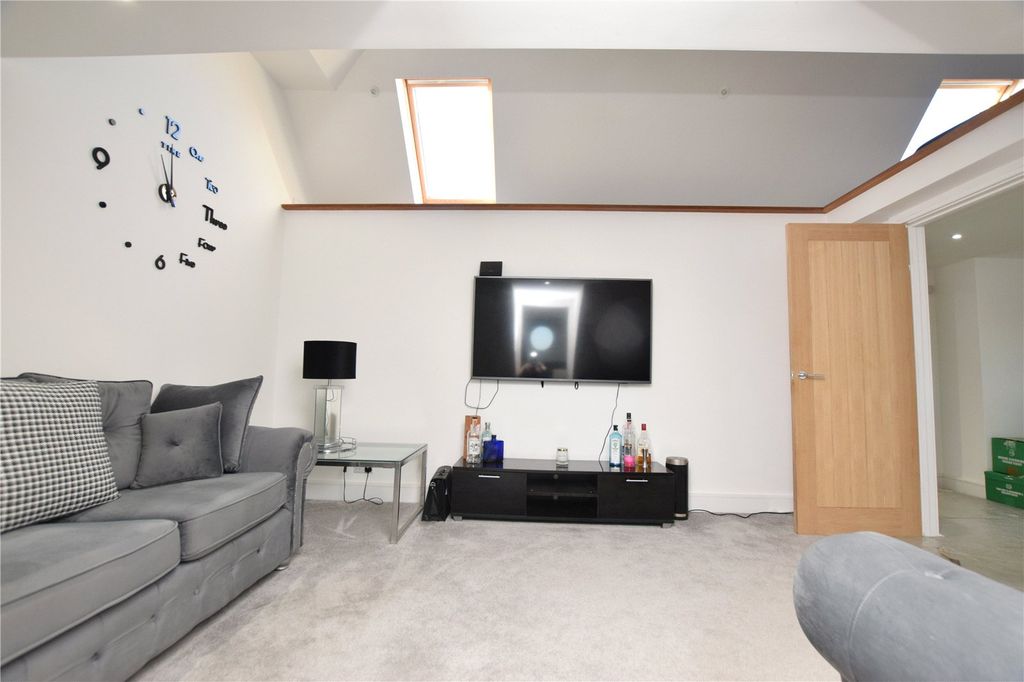 Property photo 2 of 8 Picture No. 03