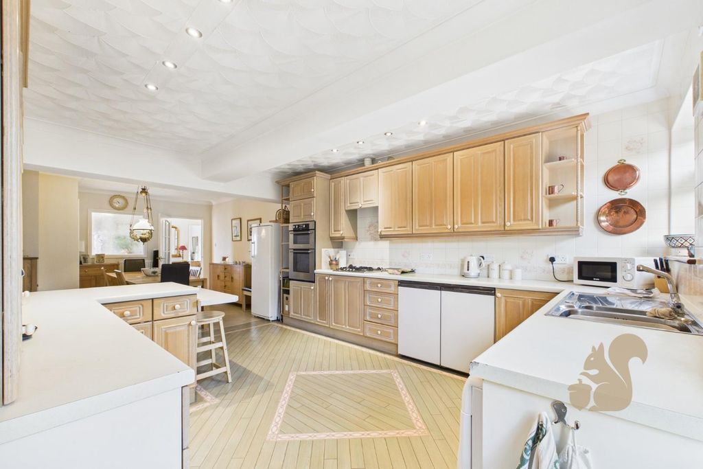 Property photo 2 of 24 Cam01659G0-Pr0635-Still008.Jpg