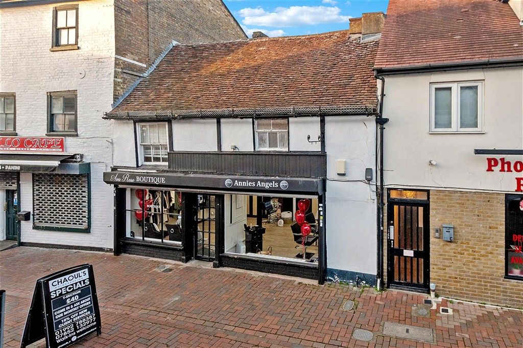 Property photo 1 of 8 Front