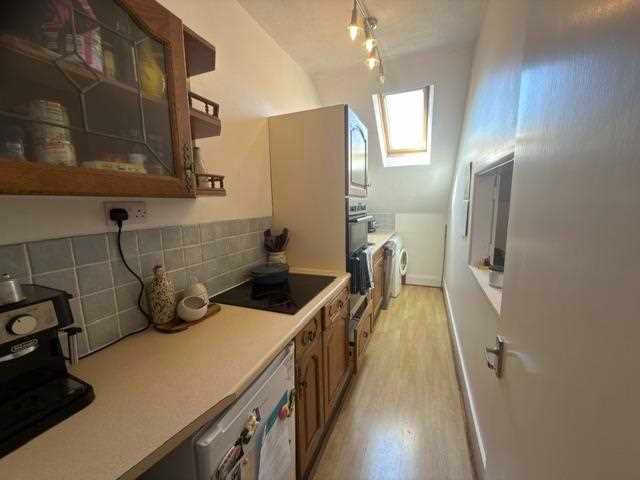 Property photo 2 of 6 Kitchen