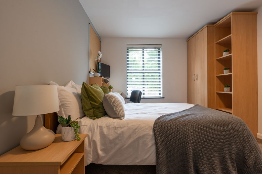 Property photo 3 of 14 Hope Court Flat 4 Bedroom 2