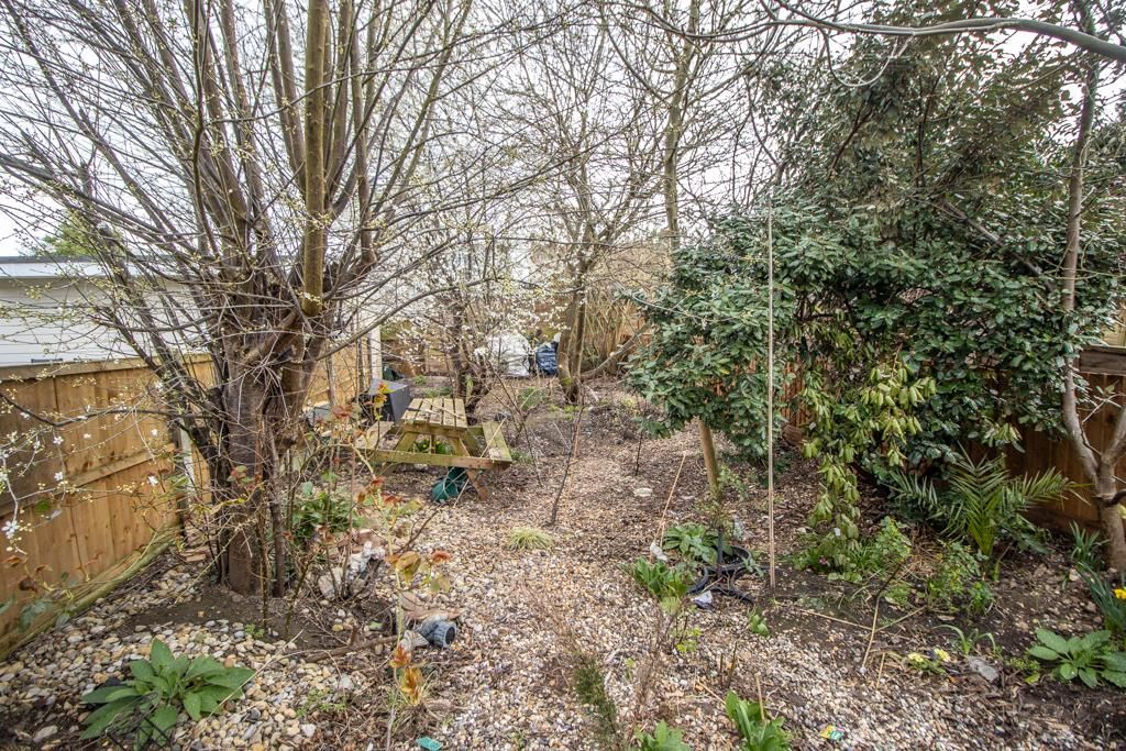 Property photo 2 of 7 Garden