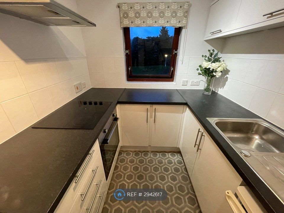 Property photo 1 of 12 Kitchen