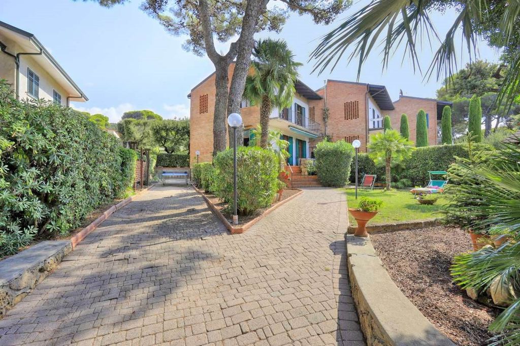 Property photo 2 of 32