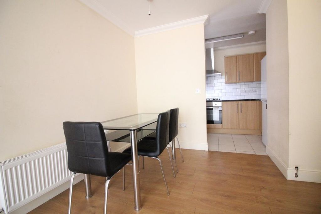 Property photo 3 of 5 040Fff9D-278C-40D3-8A3A-7Df2F2592010_1_105_c.Jpeg