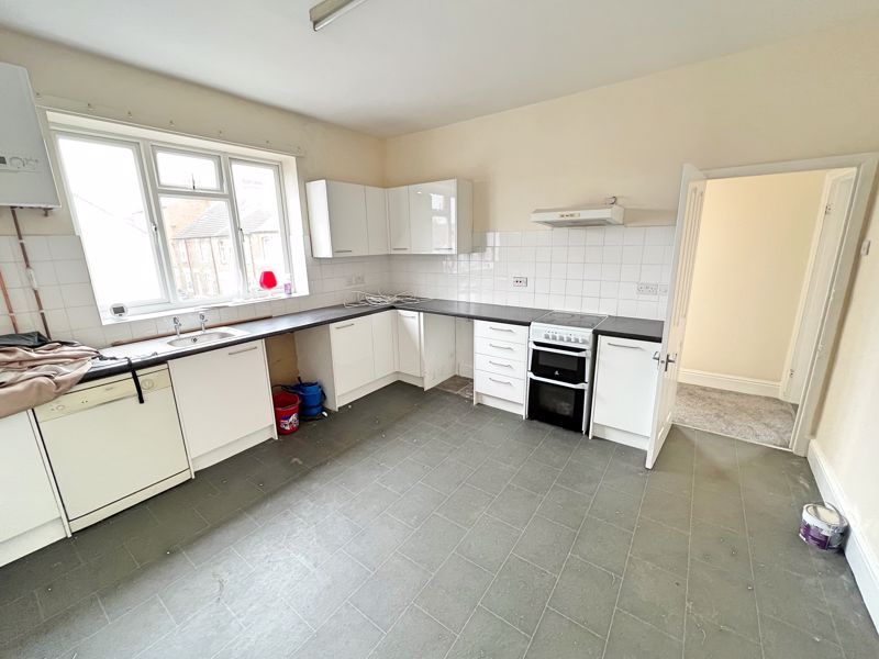 Property photo 3 of 7 Dining Kitchen
