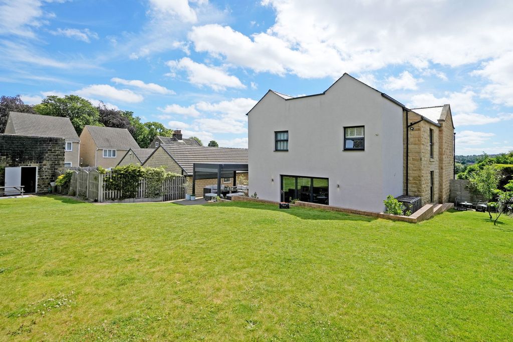 Property photo 2 of 40