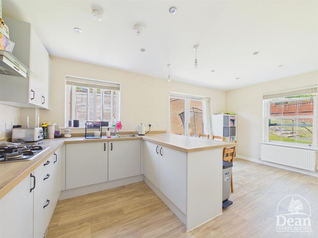 Property photo 3 of 17