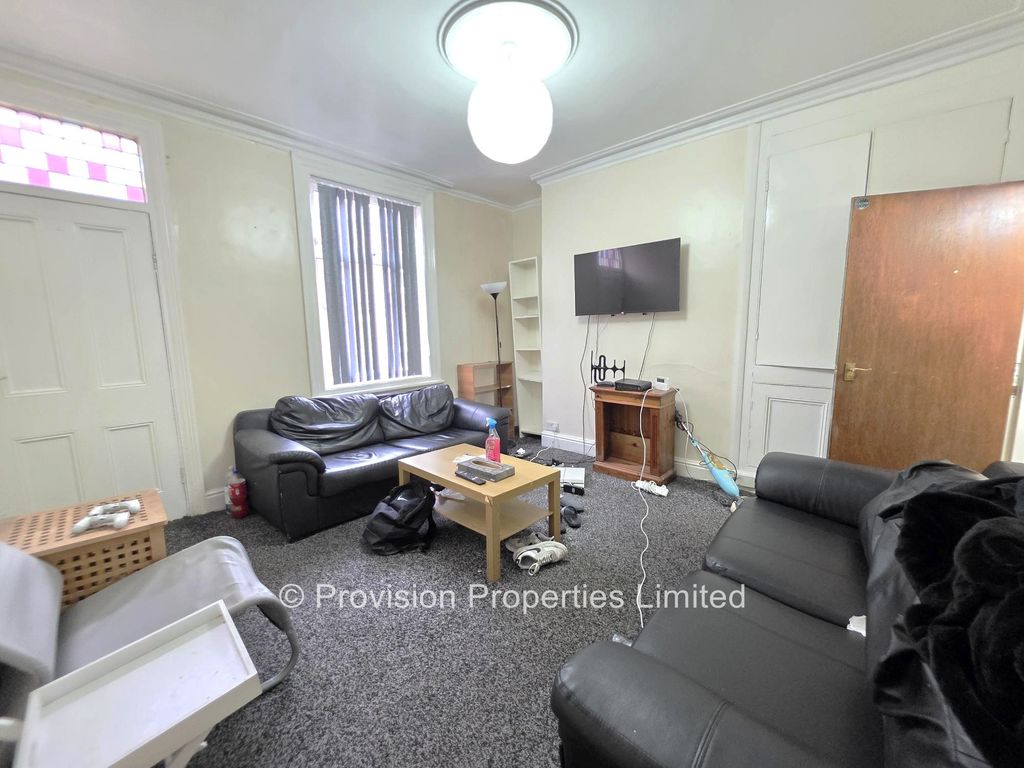 Property photo 1 of 9 Photo