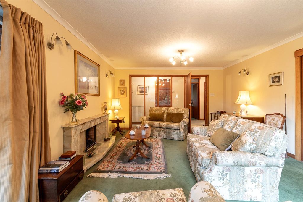 Property photo 3 of 51 Picture No. 02