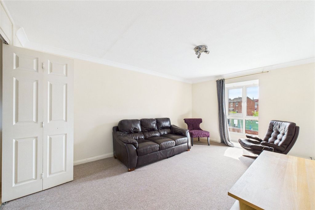 Property photo 3 of 6 Picture No. 05