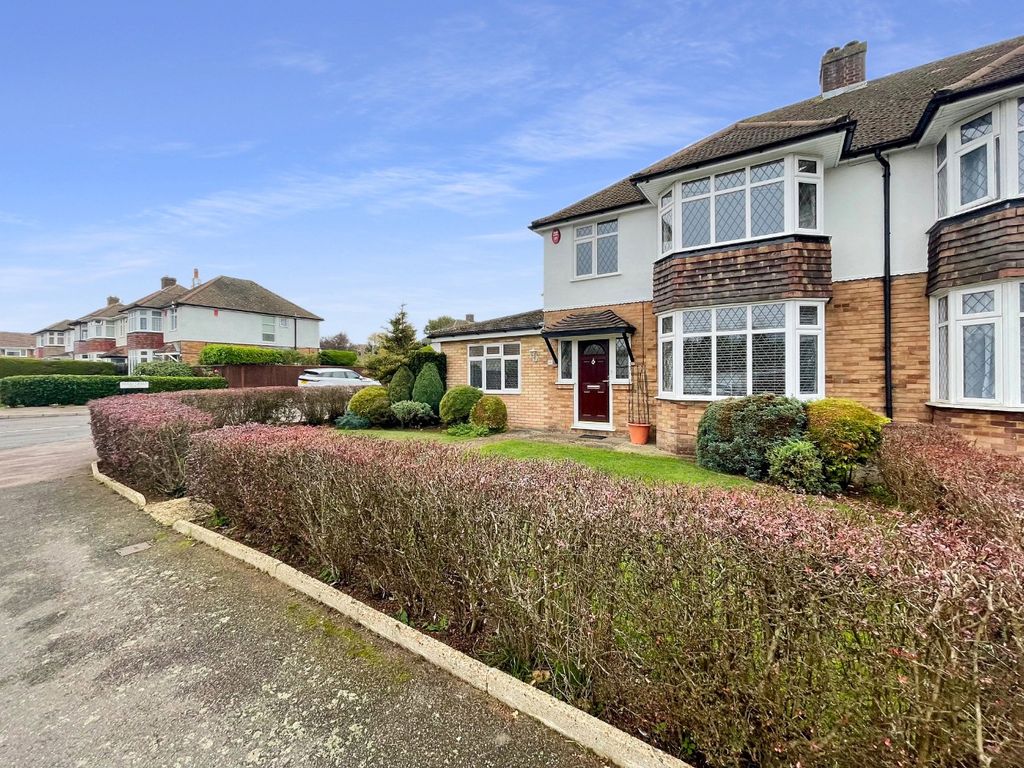 Property photo 1 of 16 4586621