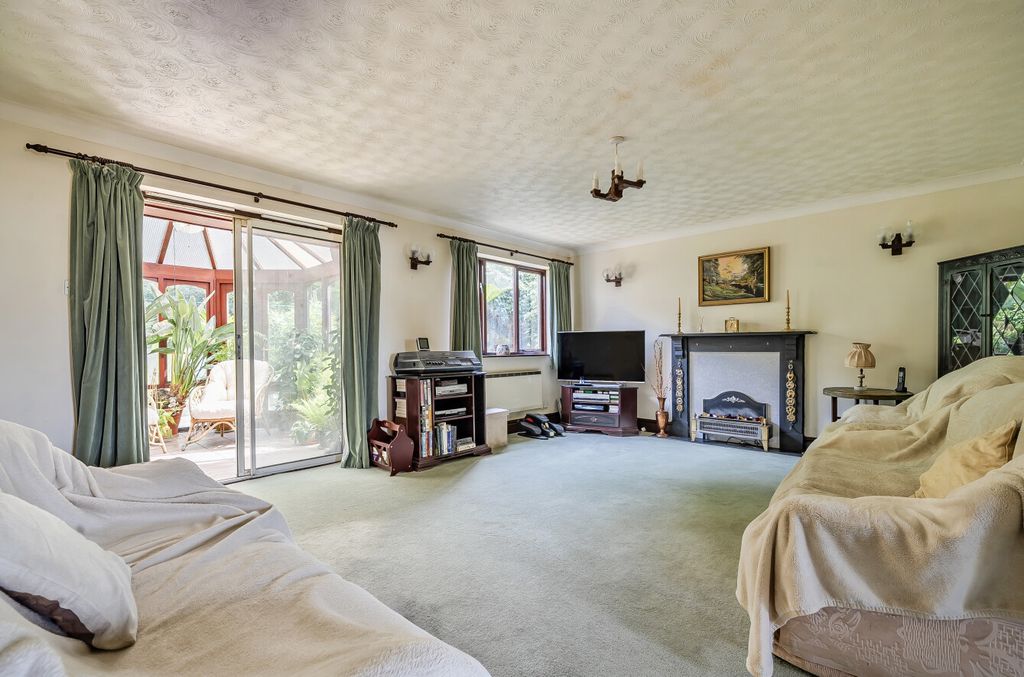 Property photo 2 of 24 1346399-10-68Baff...