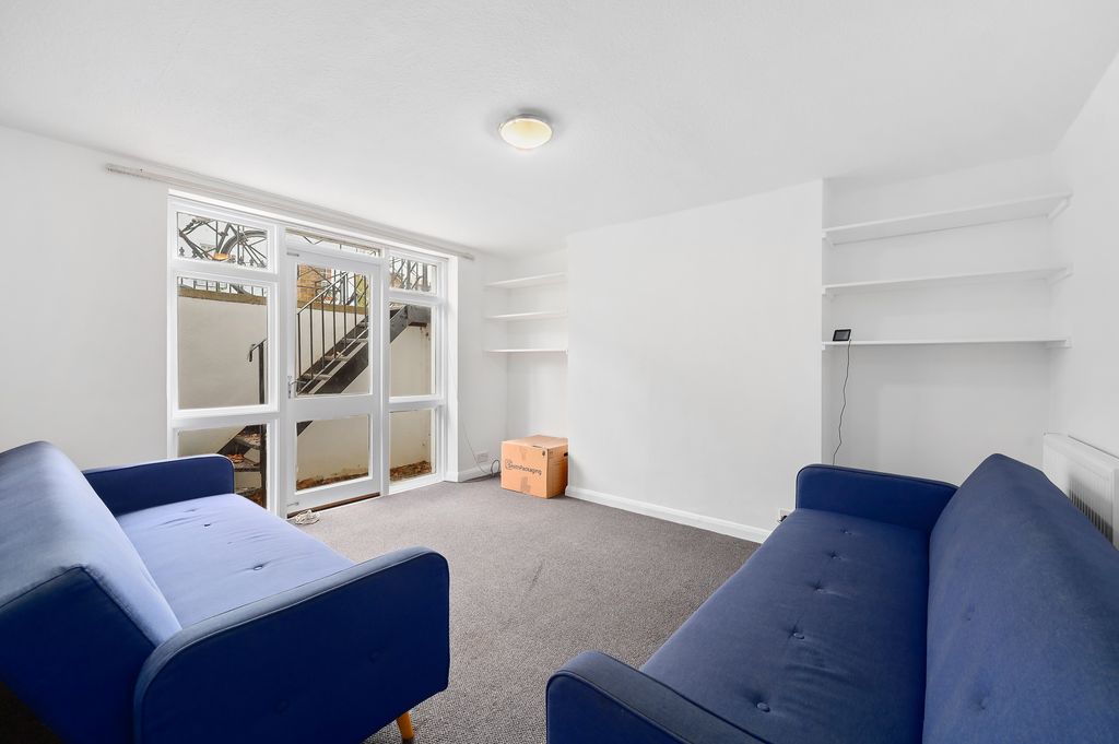 Property photo 2 of 22