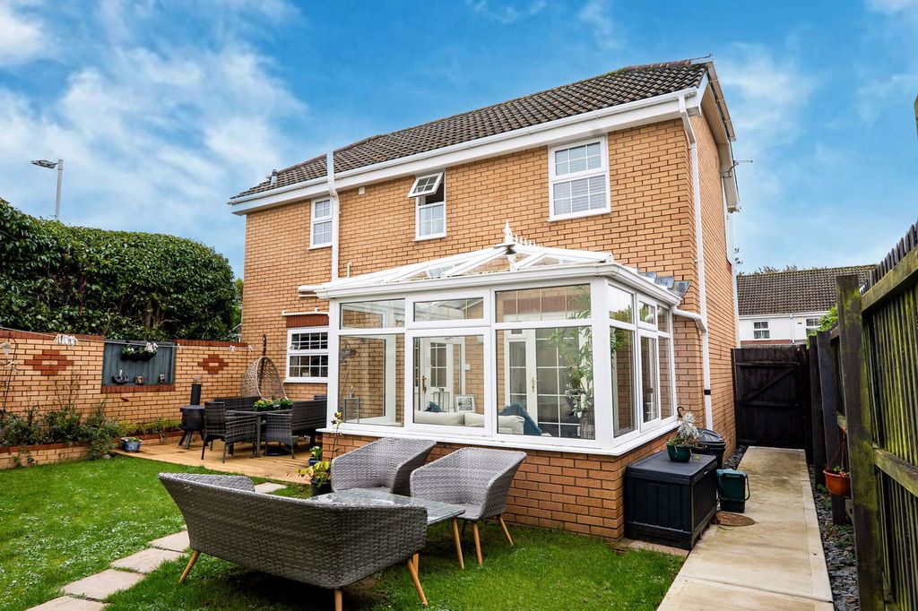 Property photo 1 of 28