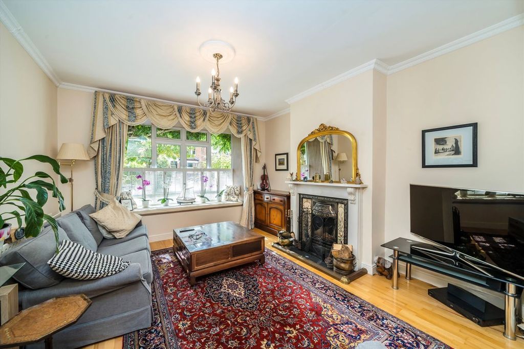 Property photo 2 of 10
