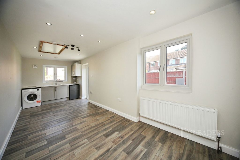 Property photo 3 of 10 Pbox-Img.Jpg