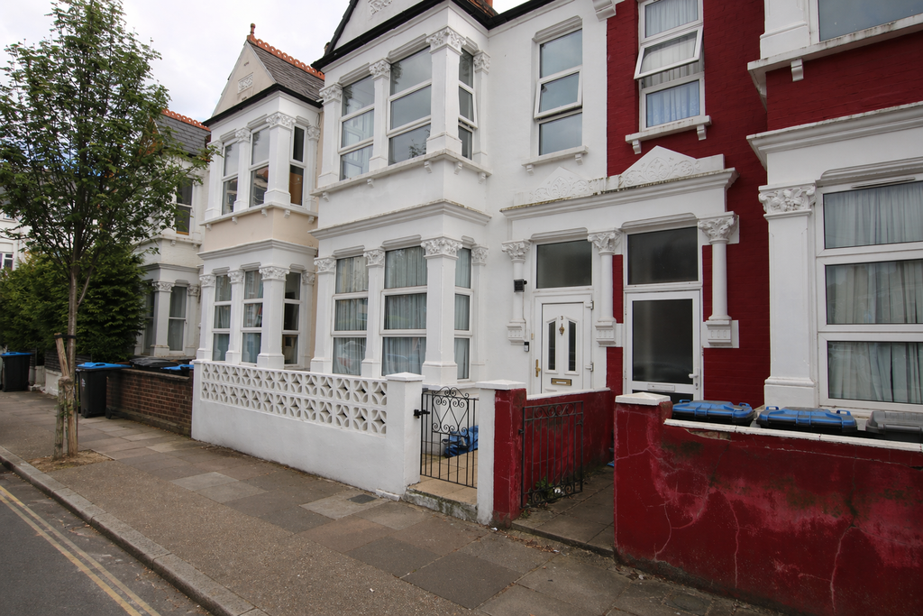 Property photo 2 of 21