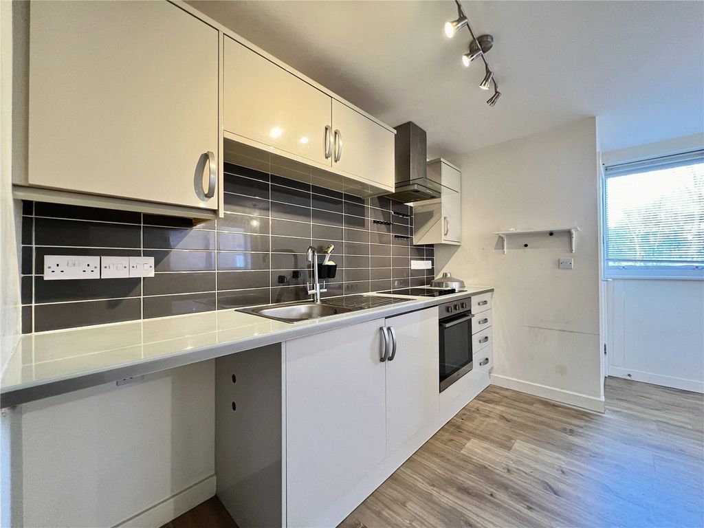 Property photo 3 of 12 Picture No. 12