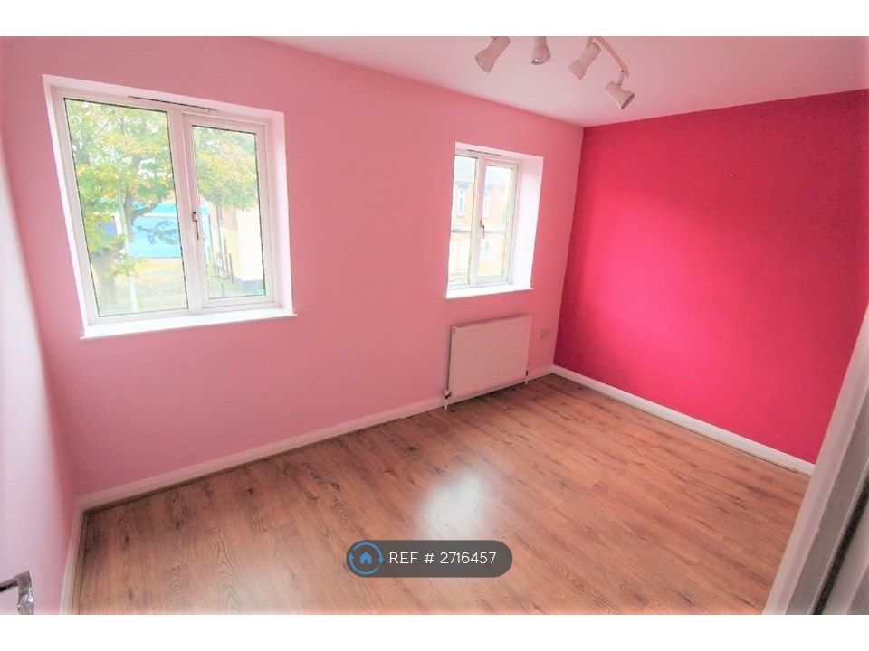 Property photo 3 of 16 Bedroom 2