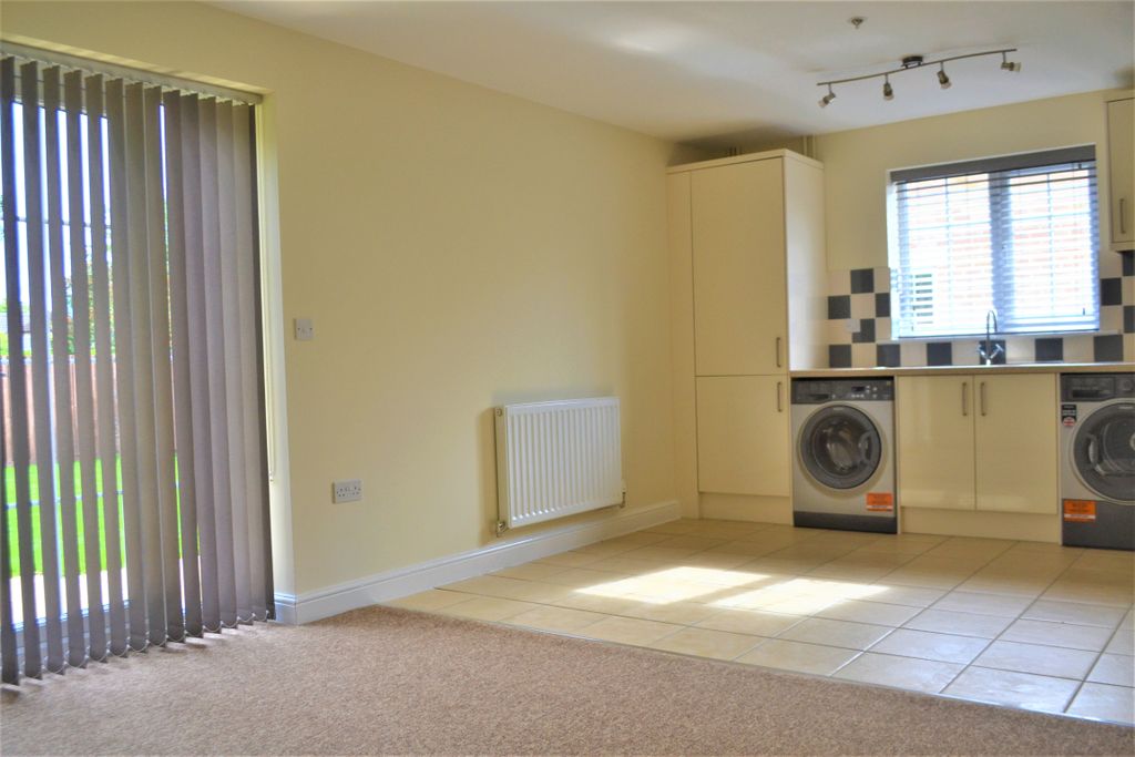 Property photo 2 of 7 Kitchen