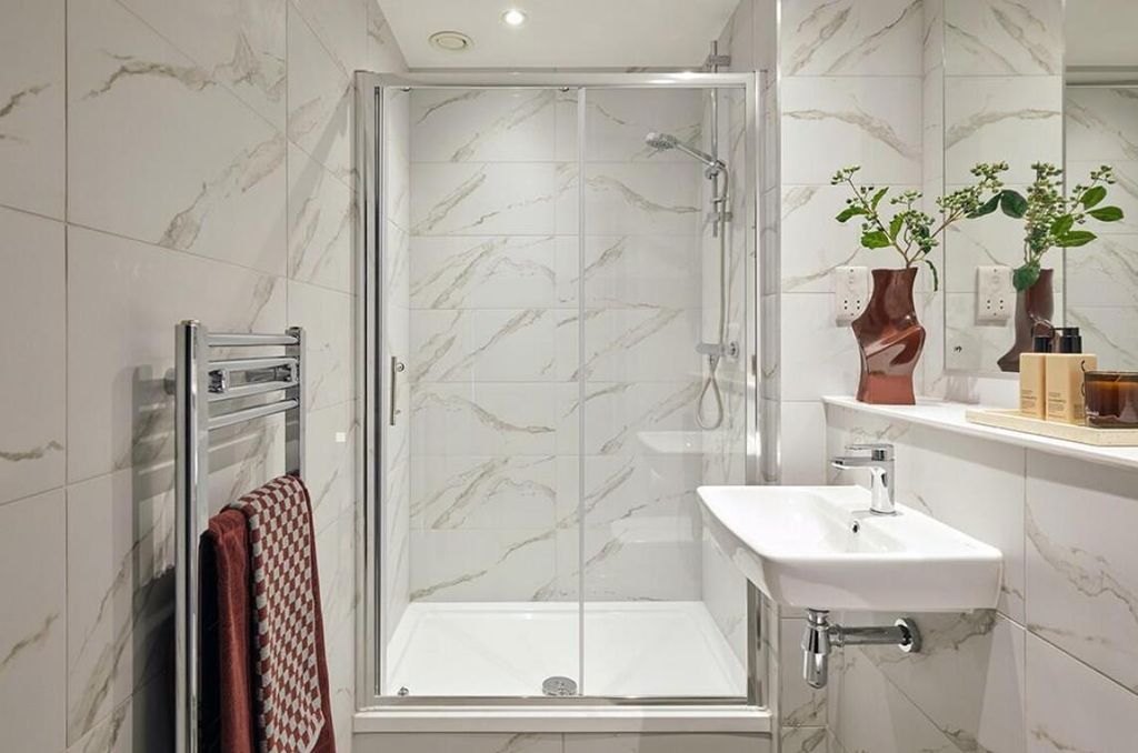 Property photo 3 of 4 Bathroom