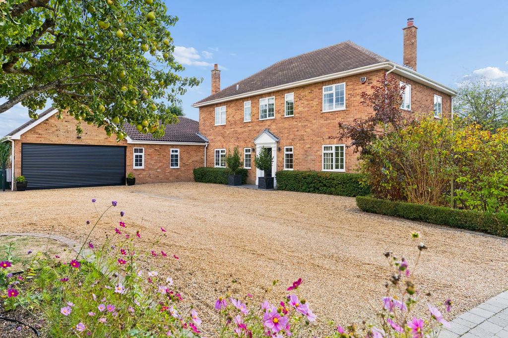 Property photo 1 of 35