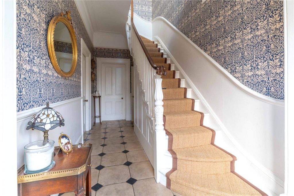 Property photo 2 of 21 Entrance Hallway