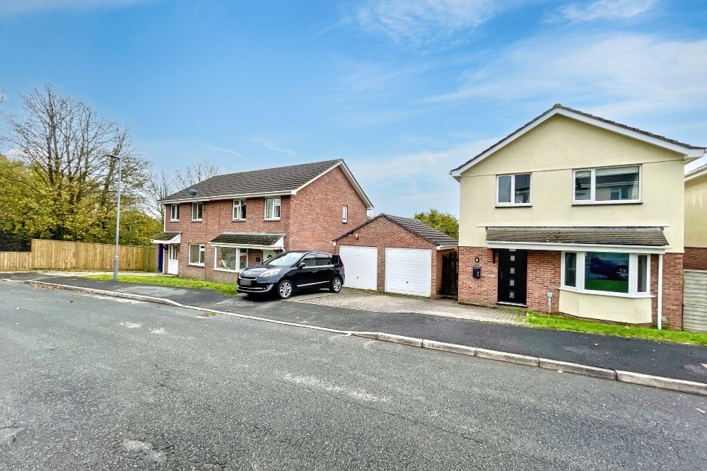 Property photo 3 of 27