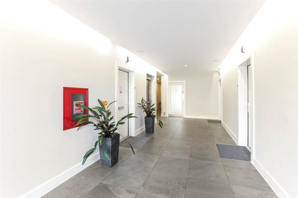 Property photo 2 of 14 Picture No. 02