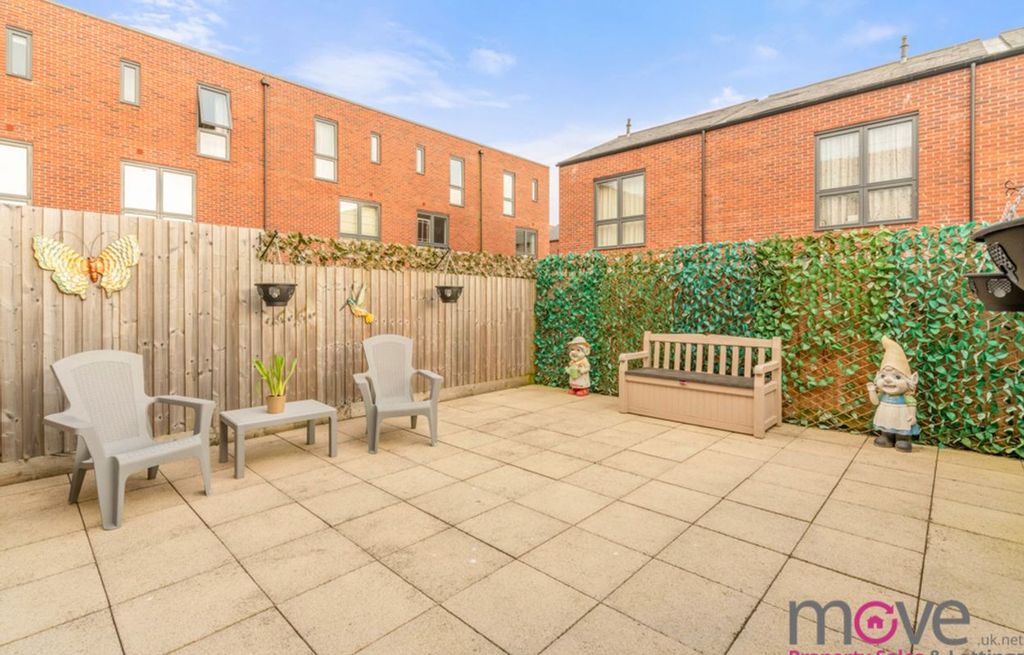 Property photo 3 of 10
