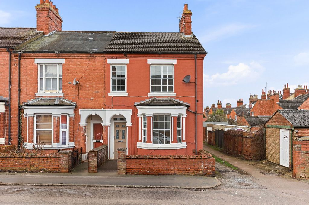 Property photo 3 of 21