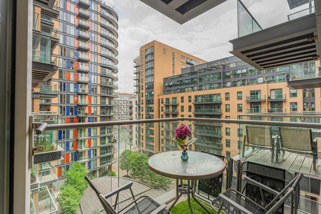 Property photo 2 of 12