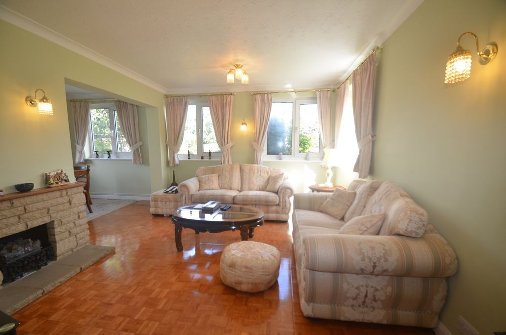 Property photo 3 of 13